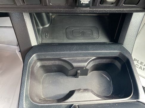 Used 2019 Toyota Tacoma TRD Sport AWD/4WD image 28