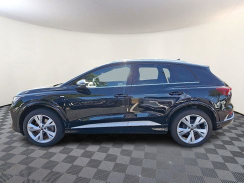 Used 2023 Audi Q4 e-tron Prestige w/ 20" Wheel Package image 3