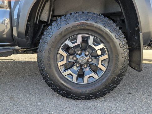 Used 2021 Toyota Tacoma TRD Off-Road AWD/4WD image 24
