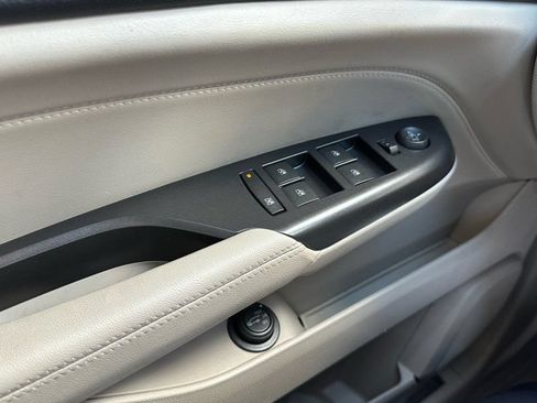 Used 2012 Cadillac SRX Luxury FWD image 25