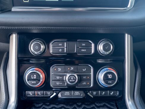 Used 2023 GMC Yukon XL Denali RWD image 33