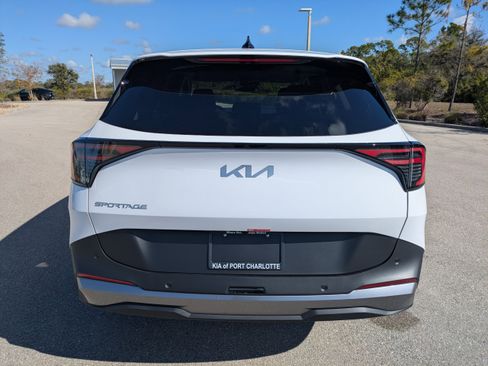 New 2026 Kia Sportage LX FWD image 6