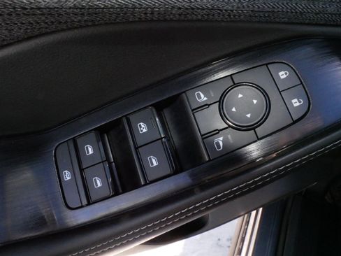 Used 2023 Nissan Rogue SV image 19