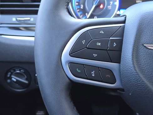 Used 2023 Chrysler 300 Touring w/ Sport Appearance Package image 26