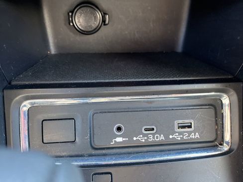 Used 2025 Subaru Ascent Premium image 17