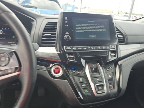 Used 2023 Honda Odyssey Elite image 7