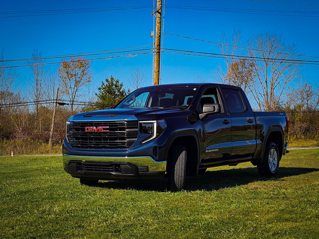 Used 2023 GMC Sierra 1500 Pro w/ Pro Value Package AWD/4WD image 9