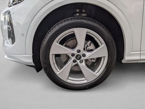 New 2025 Audi Q5 Premium Plus image 9