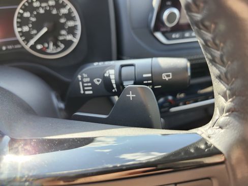 Used 2023 Nissan Rogue SV w/ SV Premium B Package image 10