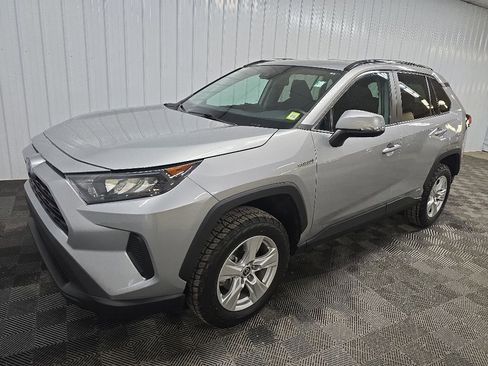 Used 2021 Toyota RAV4 LE AWD/4WD image 8