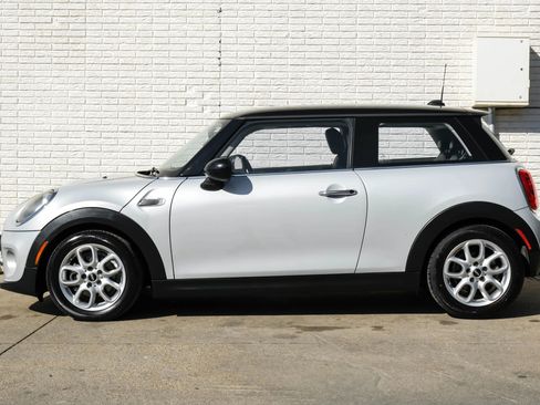 Used 2014 MINI Cooper 2-Door Hardtop image 8