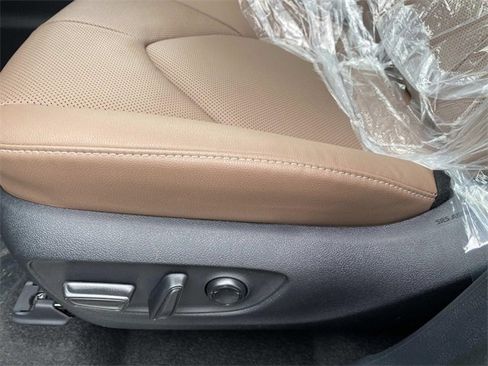 New 2026 Toyota Grand Highlander Platinum image 9