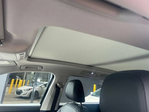 Used 2019 Volkswagen Tiguan SEL AWD/4WD image 7