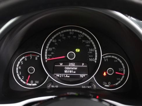 Used 2013 Volkswagen Beetle 2.0T FWD image 19