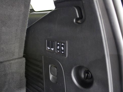 Used 2019 Cadillac Escalade Premium Luxury image 14