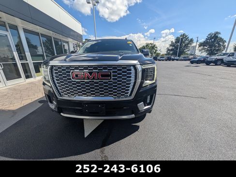 Used 2022 GMC Yukon XL Denali AWD/4WD image 2
