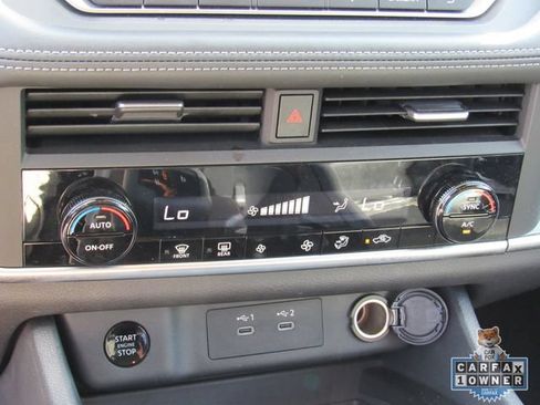 Certified 2025 Nissan Rogue SV FWD image 28