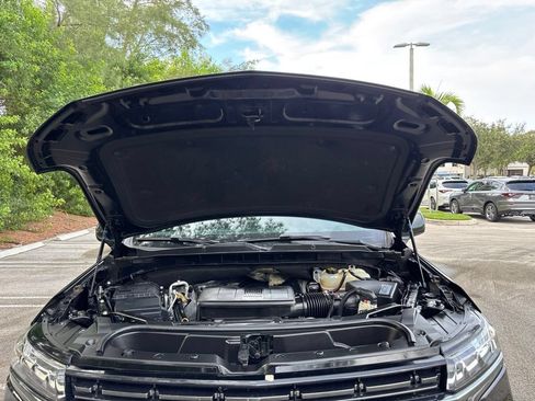 Used 2021 Chevrolet Suburban RST w/ Luxury Package RWD image 11