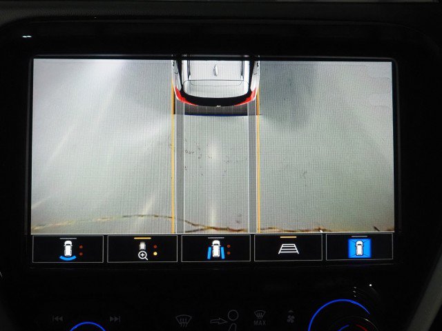 Used 2020 Chevrolet Bolt Premier w/ Infotainment Package FWD image 29