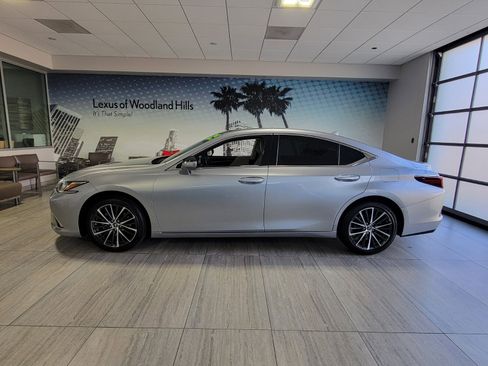 Certified 2025 Lexus ES 350 w/ Premium Package FWD image 2