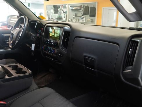 Used 2018 Chevrolet Silverado 1500 LT w/ LPO, Black Pack AWD/4WD image 27