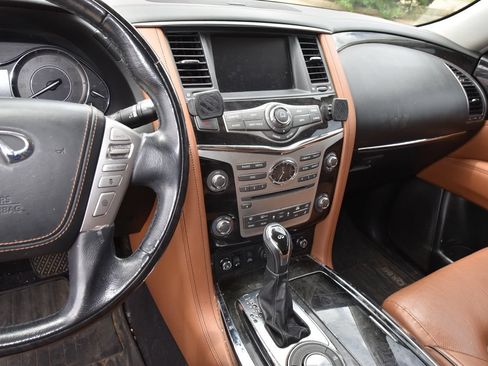 Used 2018 INFINITI QX80 2WD w/ Deluxe Technology Package image 8