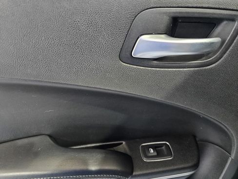 Used 2019 Dodge Charger SXT w/ Leather Interior Group RWD image 11