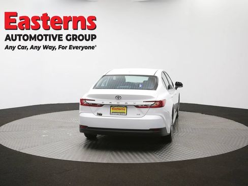 Used 2025 Toyota Camry LE FWD image 38