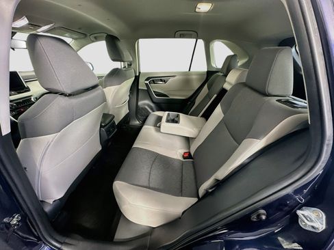 Used 2025 Toyota RAV4 XLE FWD image 29
