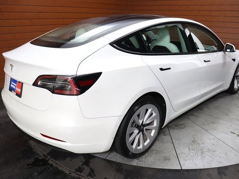Used 2022 Tesla Model 3 image 18