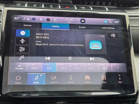 Used 2025 Jeep Grand Cherokee Overland AWD/4WD image 28
