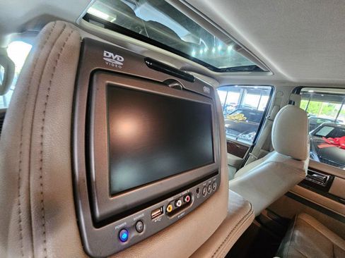 Used 2014 Lincoln Navigator 4WD image 30