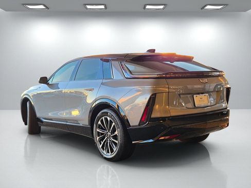 New 2025 Cadillac Lyriq Sport image 4