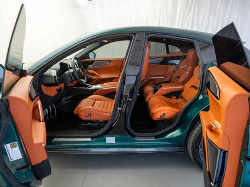 Used 2025 Ferrari Purosangue image 16