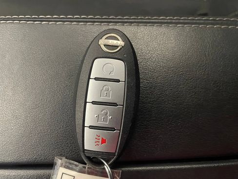 Used 2022 Nissan Rogue SV AWD/4WD image 18