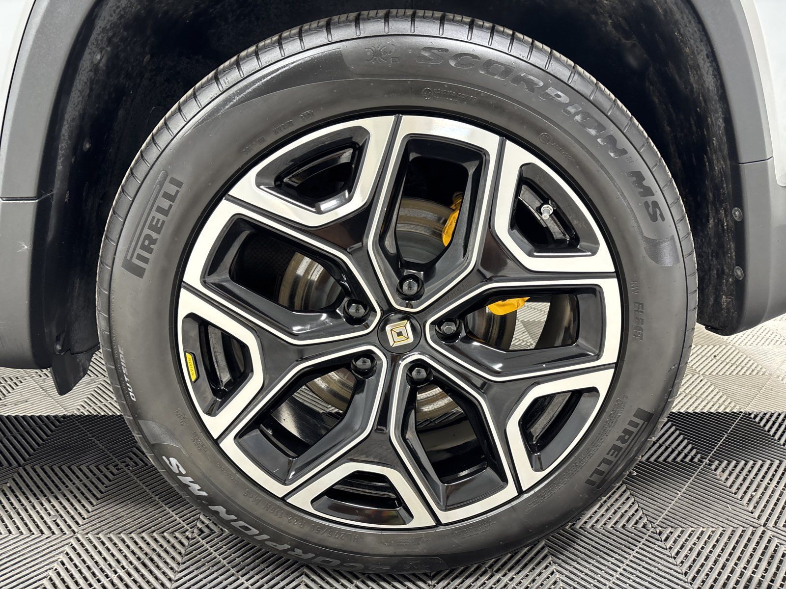 Used 2022 Rivian R1T Launch Edition AWD/4WD image 10