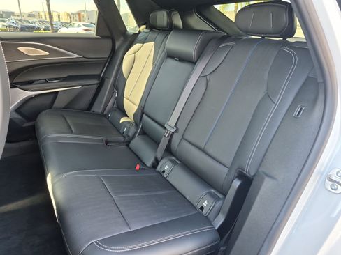 Used 2024 Cadillac Lyriq Sport RWD image 30