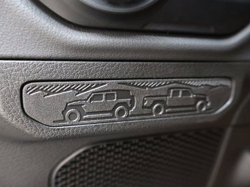 Used 2025 Jeep Wrangler Unlimited Rubicon 392 image 18