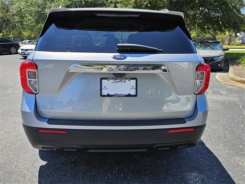 Used 2023 Ford Explorer XLT image 10