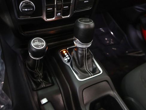 Used 2022 Jeep Wrangler Unlimited Sahara w/ Cold Weather Group AWD/4WD image 44