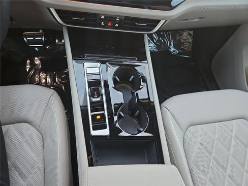 New 2026 Volkswagen Atlas SEL Premium R-Line image 18