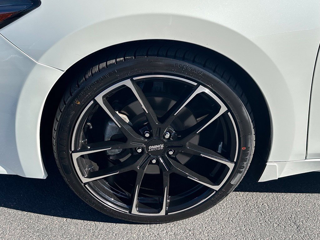 Used 2021 Nissan Maxima 3.5 SV w/ Floor Mat Group FWD image 16