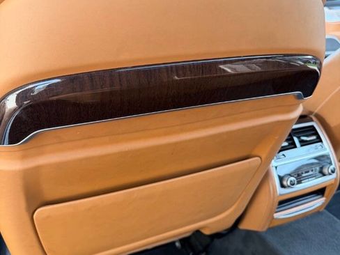 Used 2018 BMW 750i image 27