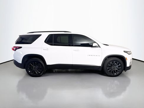Used 2024 Chevrolet Traverse RS image 11