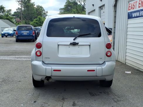 Used 2011 Chevrolet HHR LT FWD image 4