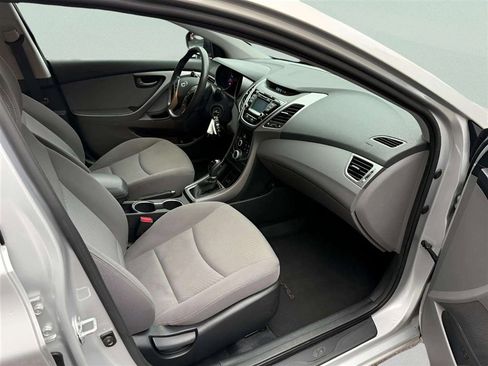 Used 2016 Hyundai Elantra SE w/ Option Group 02 FWD image 18
