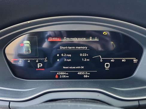 Used 2021 Audi Q5 Prestige w/ Prestige Package image 21