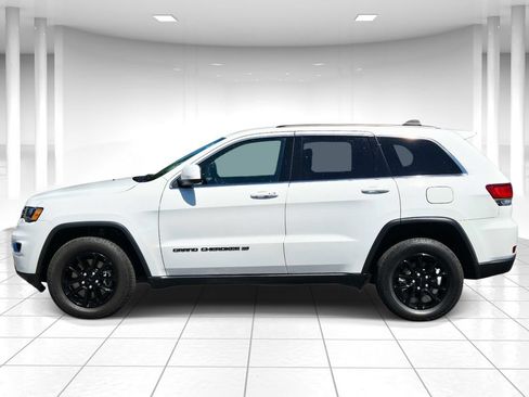 Certified 2022 Jeep Grand Cherokee Laredo X AWD/4WD image 6