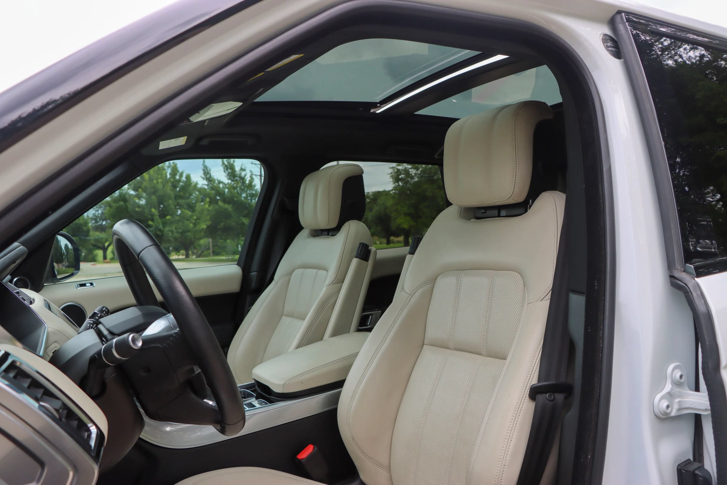 Used 2020 Land Rover Range Rover Sport HSE AWD/4WD image 15