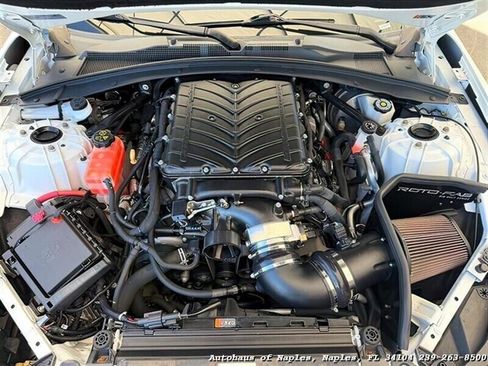 Used 2018 Chevrolet Camaro SS RWD image 9